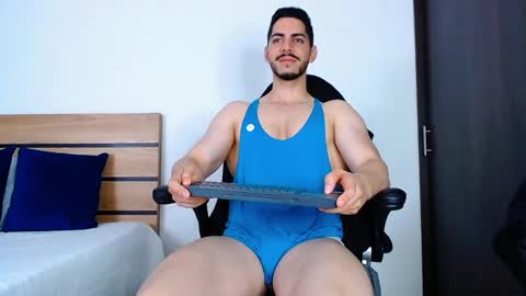 Snapshot of _davidwolf chatting on February 18, 2025, 10:36 pm David online show from February 18, 2025, 10:36 pm