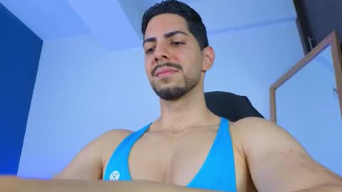 Snapshot of _davidwolf chatting on December 13, 2025, 9:42 pm David online show from December 13, 2025, 9:42 pm