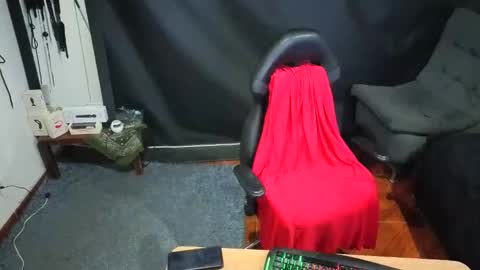 Snapshot of _delacruz911_ chatting on February 9, 2026, 12:47 am delacruz online show from February 9, 2026, 12:47 am