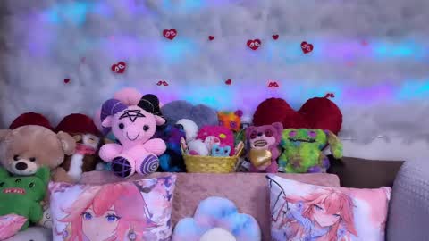 Kate online show from April 15, 2026, 5:31 pm