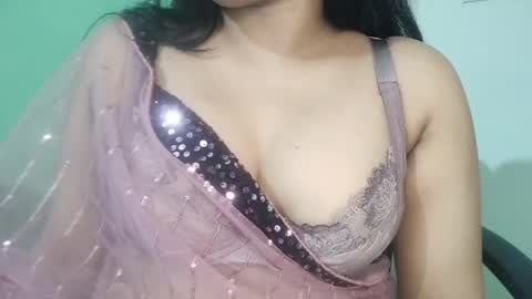 _dreamgirl_0 online show from April 4, 2026, 12:53 am