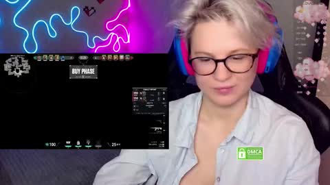 chloue and Gretta online show from November 14, 2025, 5:22 pm