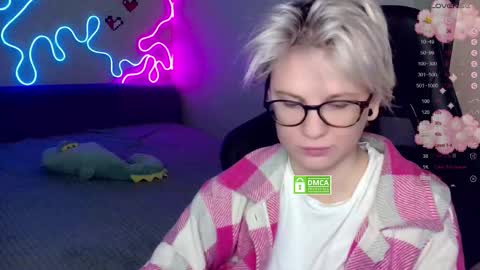 chloue and Gretta online show from November 15, 2025, 7:10 pm