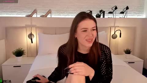 Snapshot of _emiliaa_ chatting on October 12, 2025, 3:16 am Milana online show from October 12, 2025, 3:16 am