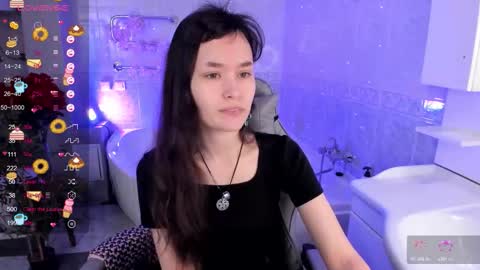 _emily__strike_ online show from November 23, 2025, 10:04 am