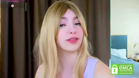 Snapshot of _emilyzortea_ chatting on October 7, 2025, 8:33 am Emily online show from October 7, 2025, 8:33 am