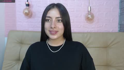 Snapshot of _emma_diamond_ chatting on December 26, 2024, 6:43 pm Emma online show from December 26, 2024, 6:43 pm