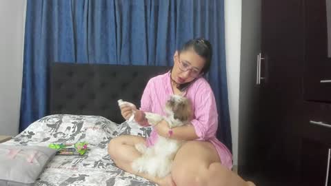 Emma online show from January 3, 2025, 7:07 pm