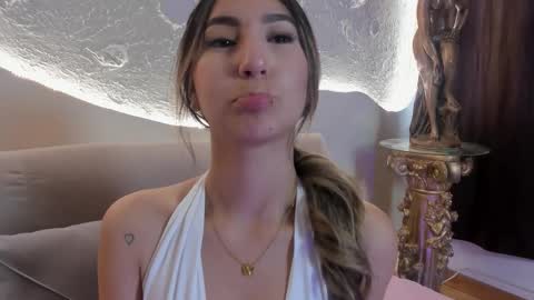 _emmawalka online show from November 1, 2025, 5:04 pm