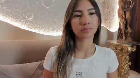 _emmawalka online show from November 10, 2025, 4:50 pm