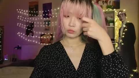 EveEva online show from March 18, 2026, 3:42 am