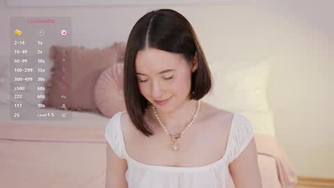 Essie  online show from September 11, 2025, 5:57 pm