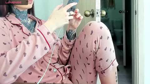 Alis online show from March 8, 2025, 1:36 pm