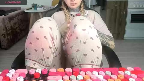 Snapshot of _feralberry__ chatting on March 3, 2026, 7:03 am Alis online show from March 3, 2026, 7:03 am