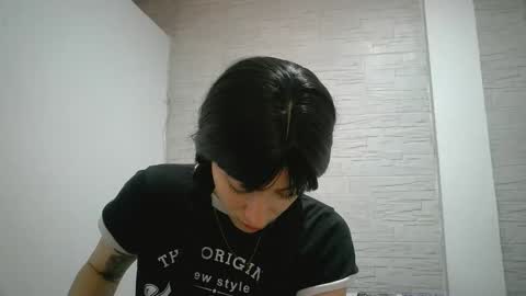 Mia-foster online show from November 11, 2025, 7:25 pm