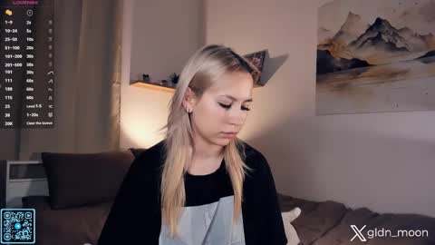 Rina online show from November 1, 2025, 7:38 pm