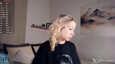 Rina online show from November 7, 2025, 7:47 pm