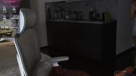 Snapshot of _guesswhat_ chatting on November 5, 2025, 3:23 pm Katarina online show from November 5, 2025, 3:23 pm