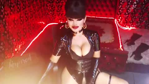 Snapshot of _hailyourqueenx chatting on December 26, 2024, 4:58 pm GoDDess Chloe online show from December 26, 2024, 4:58 pm