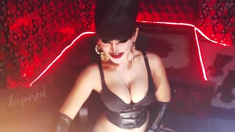 Snapshot of _hailyourqueenx chatting on January 10, 2025, 7:32 pm GoDDess Chloe online show from January 10, 2025, 7:32 pm