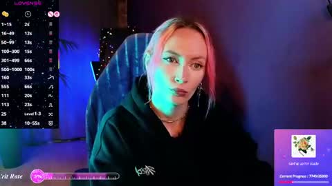 Snapshot of _helencarter chatting on July 4, 2026, 8:15 pm Helen Carter 3 Next stream 2330 MSC online show from July 4, 2026, 8:15 pm