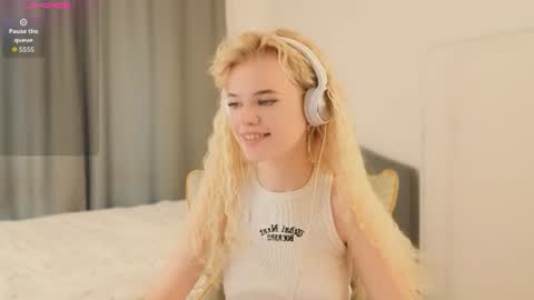 Snapshot of _honnyland chatting on July 12, 2026, 1:35 pm Alisha online show from July 12, 2026, 1:35 pm