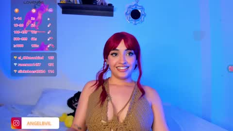 Jenn  online show from December 3, 2024, 1:41 am