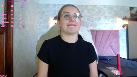 Snapshot of _isaabellaa chatting on October 16, 2025, 3:35 pm Isa online show from October 16, 2025, 3:35 pm