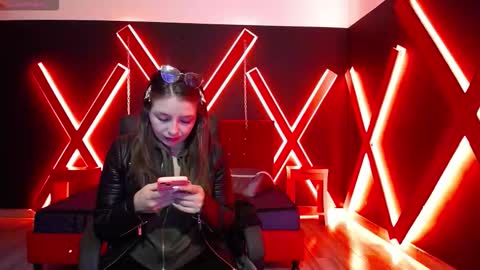 Snapshot of _isaabellaa chatting on November 16, 2025, 11:27 am Isa online show from November 16, 2025, 11:27 am