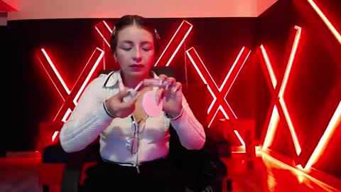 Snapshot of _isaabellaa chatting on November 17, 2025, 11:38 am Isa online show from November 17, 2025, 11:38 am