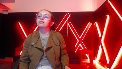 Snapshot of _isaabellaa chatting on November 18, 2025, 11:03 am Isa online show from November 18, 2025, 11:03 am