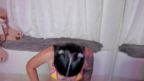 Isabella online show from June 3, 2026, 4:48 am