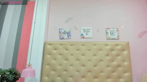 J A D E online show from October 22, 2025, 12:27 pm