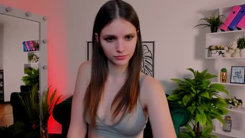 _janet_winston online show from December 4, 2024, 4:05 pm