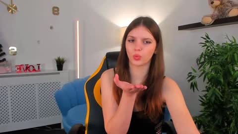 _janet_winston online show from January 15, 2025, 6:54 am
