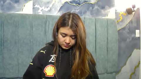 _jeessy online show from November 11, 2025, 3:06 am