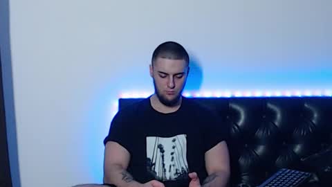 Snapshot of _joni_new_ chatting on November 11, 2025, 4:12 am Joni online show from November 11, 2025, 4:12 am