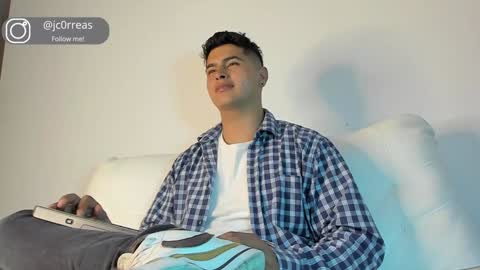 _juanes__ online show from December 3, 2024, 11:35 pm