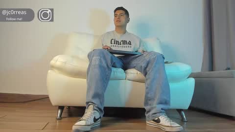 _juanes__ online show from January 10, 2025, 11:50 pm