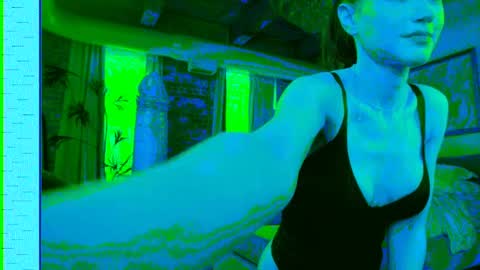 Snapshot of _june chatting on February 27, 2025, 9:47 pm june online show from February 27, 2025, 9:47 pm