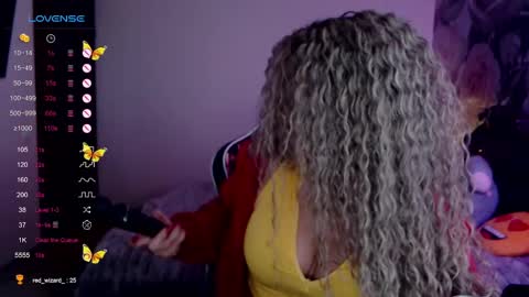 _just_a_queen_3 online show from February 8, 2025, 6:22 pm