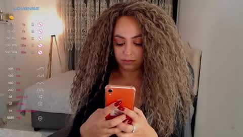 _just_a_queen_3 online show from October 5, 2025, 3:21 pm