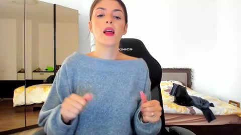 Snapshot of _just_a_simple_girl chatting on October 24, 2025, 9:38 am _just_a_simple_girl online show from October 24, 2025, 9:38 am