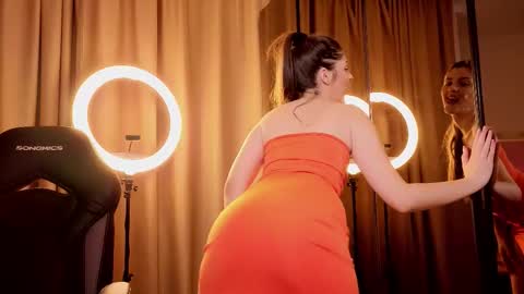 Snapshot of _just_a_simple_girl chatting on February 4, 2026, 2:23 pm _just_a_simple_girl online show from February 4, 2026, 2:23 pm