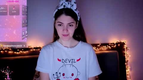 Snapshot of _just_a_simple_girl chatting on February 15, 2026, 9:19 am _just_a_simple_girl online show from February 15, 2026, 9:19 am