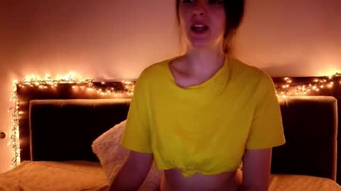 Snapshot of _just_a_simple_girl chatting on March 6, 2026, 3:25 am _just_a_simple_girl online show from March 6, 2026, 3:25 am