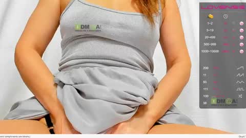 _justcallme_ online show from April 9, 2026, 9:09 pm