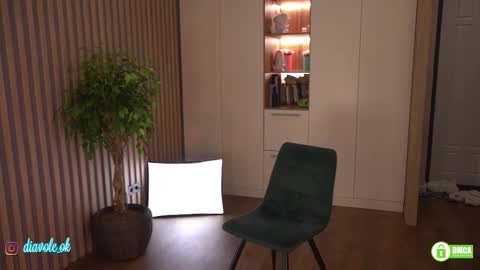 Kate online show from September 21, 2025, 3:24 pm