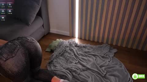 Kate online show from October 12, 2025, 4:28 pm