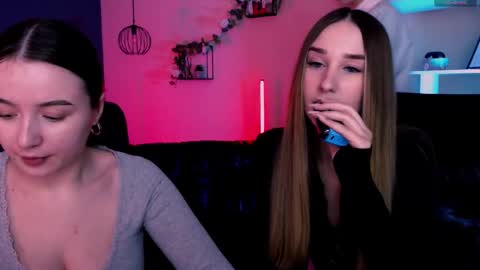 _kellykitten_ online show from March 24, 2026, 9:58 am